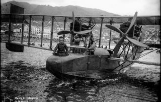 Hidroavião da primeira travessia aérea Lisboa-Funchal, na baía do Funchal,1921, MFM-AV, em depósito no ABM, Perestrellos Photographos, Inv. PER/3291.