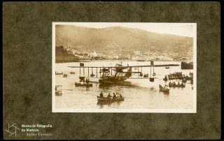 Hidroavião Felixtowe F.3, dos aviadores Gago Coutinho e Sacadura Cabral, na baía do Funchal, 1921, MFM-AV, em depósito no ABM, Photographia Vicente, Inv. VIC/21696.