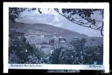 Baía e cidade do Funchal, vistos a partir do Reid's Hotel