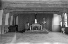 Altar improvisado na cripta da igreja de Nossa Senhora da Saúde na paróquia dos Lameiros, Freguesia e Concelho de São Vicente