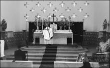 Missa solene celebrada pelo cónego Manuel Francisco Camacho na bênção solene da igreja de Nossa Senhora de Guadalupe, Freguesia do Porto da Cruz, Concelho de Machico