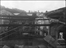 Destroços do incêndio na destilaria da Fábrica do Torreão, de W. Hinton & Sons, Freguesia de Santa Luzia, Concelho do Funchal  