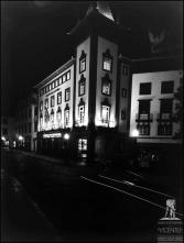 Banco da Madeira (atual Banco Santander Totta SA), iluminado, Freguesia da Sé, Concelho do Funchal