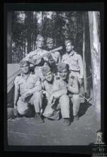 Retrato de um grupo de militares num acampamento em local não identificado na ilha da Madeira