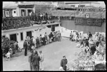 Distribuição do bodo aos pobres na parada do comando da Polícia de Segurança Pública, Freguesia de São Pedro (atual Freguesia da Sé), Concelho do Funchal