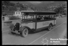 Autocarro da Empresa Automobilista Ribeira Brava L.da, na rua do Oudinot, Freguesia de Santa Maria Maior, Concelho do Funchal
