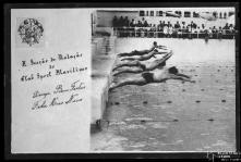 Cartão de Boas Festas da secção de natação do Clube Sport Marítimo com ilustração da atividade na piscina do Lido do Funchal