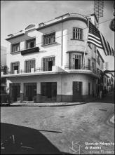 Consulado da América, na esquina da avenida Zarco com a rua da Carreira, Freguesia da Sé, Concelho do Funchal