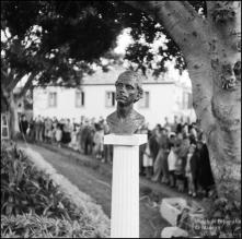 Busto do poeta António Nobre, por ocasião da sua inauguração, no largo António Nobre, Freguesia de São Pedro (atual Freguesia da Sé), Concelho do Funchal