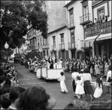 Cortejo de oferendas a favor do Hospital dos Marmeleiros da Santa Casa de Misericórdia do Funchal, na avenida Arriaga, Freguesia da Sé, Concelho do Funchal