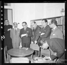 Dr. João Militão Rodrigues, presidente da Câmara Municipal de Santa Cruz, a discursar na inauguração da Biblioteca Municipal Gulbenkian, Freguesia e Concelho de Santa Cruz