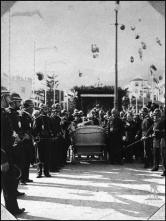 Chegada dos reis de Portugal, D. Carlos I de Bragança e D. Maria Amélia de Orleães, ao cais da cidade do Funchal