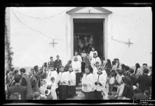 Procissão do Corpo de Deus saindo da capela da Casa de Saúde São João de Deus, Freguesia de Santo António, Concelho do Funchal