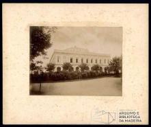 Teatro D. Maria Pia (atual Teatro Municipal Baltasar Dias) e jardim Municipal, Freguesia da Sé, Concelho do Funchal