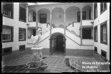 Pátio interior da Câmara Municipal do Funchal, Freguesia da Sé, Concelho do Funchal
