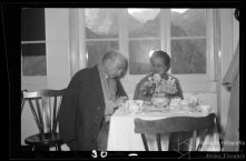 Maestro Frederico de Freitas e esposa na Pousada dos Vinháticos, Freguesia da Serra de Água, Concelho da Ribeira Brava