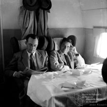 Passageiros no interior de um hidroavião da companhia aérea Aquila Airways Lda, Concelho do Funchal 