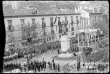 Forças em parada, após o descerramento da estátua de João Gonçalves Zarco, Freguesia da Sé, concelho do Funchal
