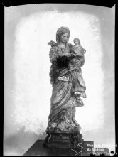 Nossa Senhora com o menino ao colo [Santana]