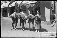Floristas, na avenida Gonçalves Zarco (atual avenida Zarco), Freguesia da Sé, Concelho do Funchal